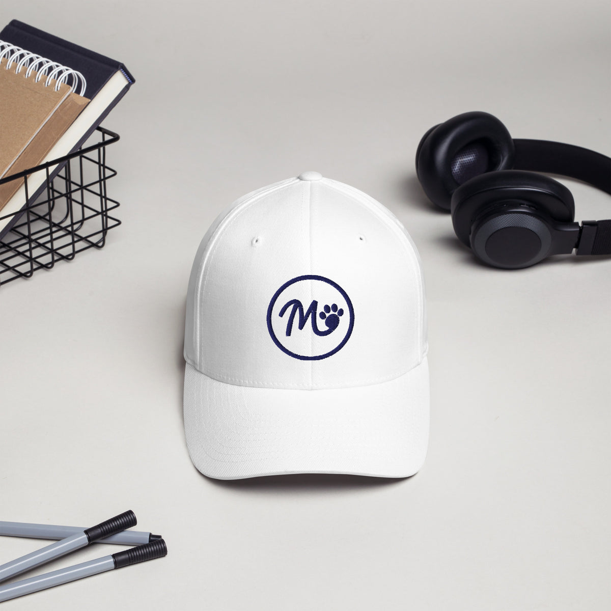 M Icon Cap in white, front