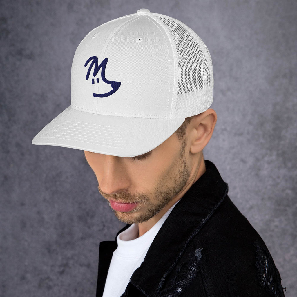 M-Dog Trucker in white, left side
